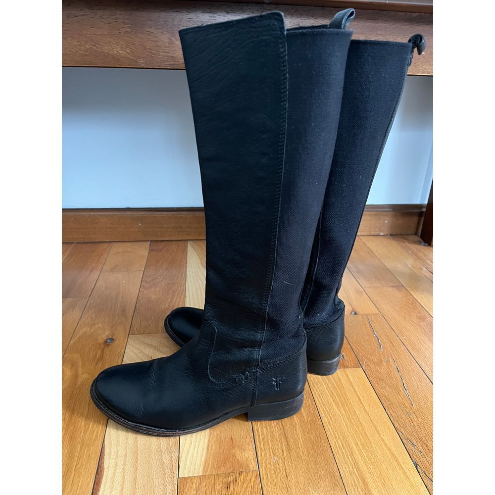 Black Women’s Knee-High Riding Boots - Classic Sleek Design